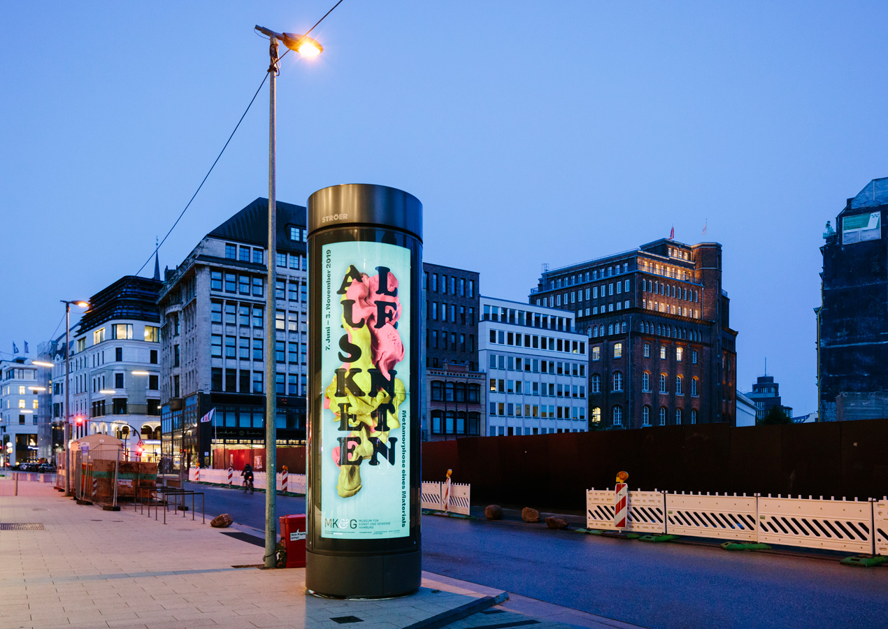 Backlit Citylight poster for the exhibition 'ALLES KNETEN – Metamorphose eines Materials' in Hamburg